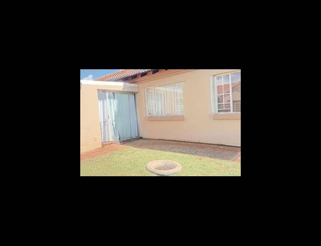 3 BEDROOM HOUSE FOR SALE IN THE ORCHARDS